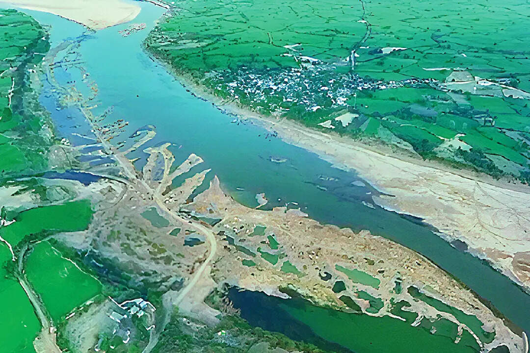 Illegal sand business of more than 2000 crores every year at MP knows what the truth of sand is