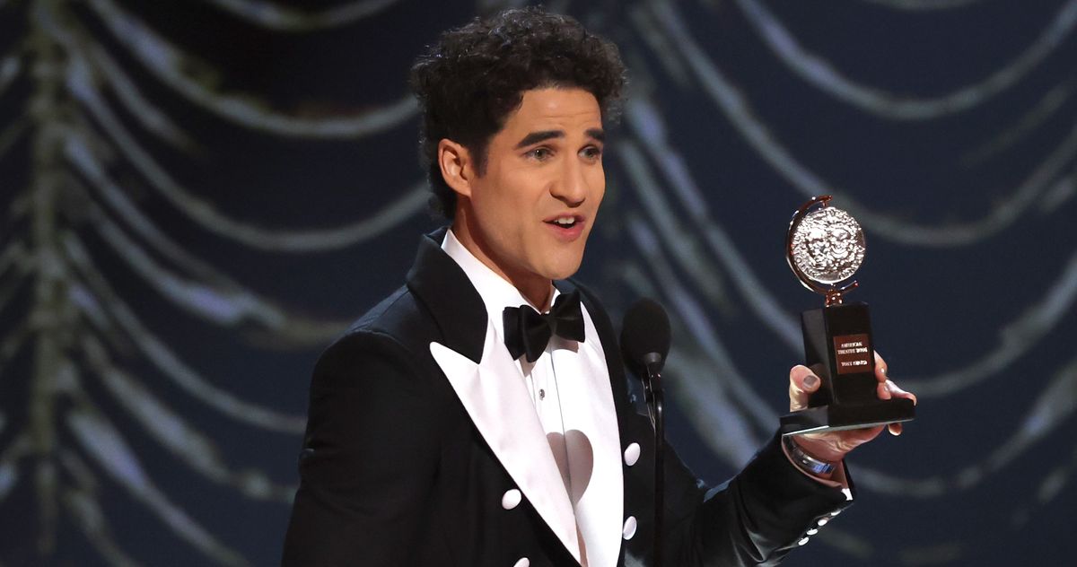 Darren Criss Beats Jonathan Groff at the 2025 Tony Awards – ryan