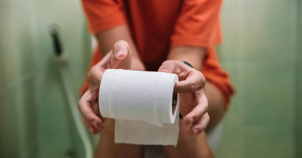 gp-says-‘receive-to-a-doctor’-whenever-you-happen-to-appear-this-most-cancers-red-flag-in-bathroom