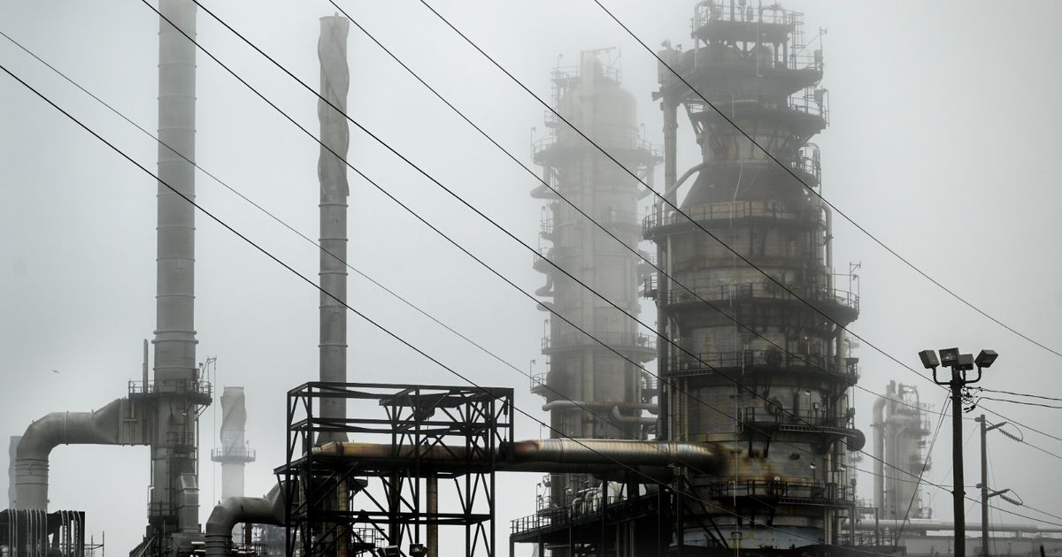 Oil prices continue their profits amid hope to calm commercial tension