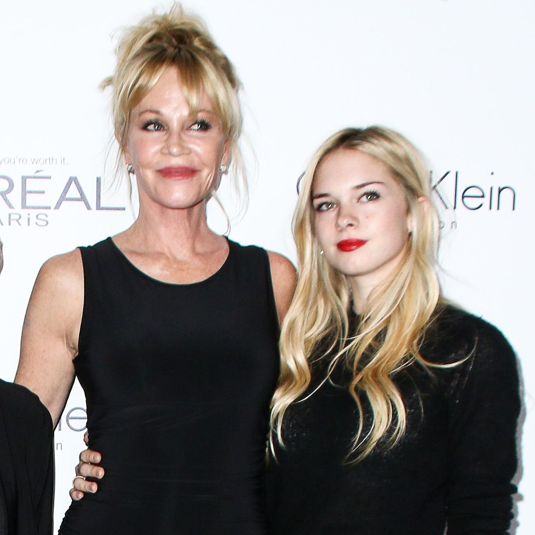 melanie-griffith,-antonio-banderas’-daughter-stella-in-uncommon-describe