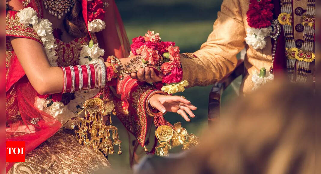 Should the pilgrimage go to the marriage of a son or daughter or not? Learn mystery and astrological reasons