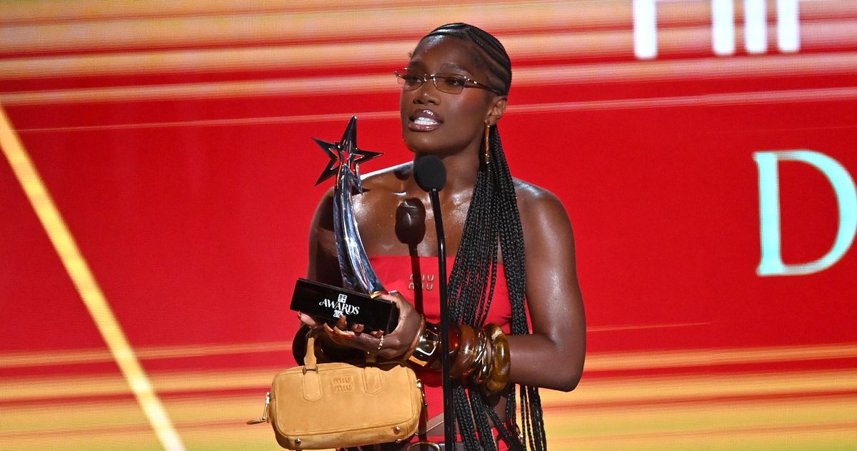 Doightii Condemns la ice raids and trump in bet Awards Speech – ryan