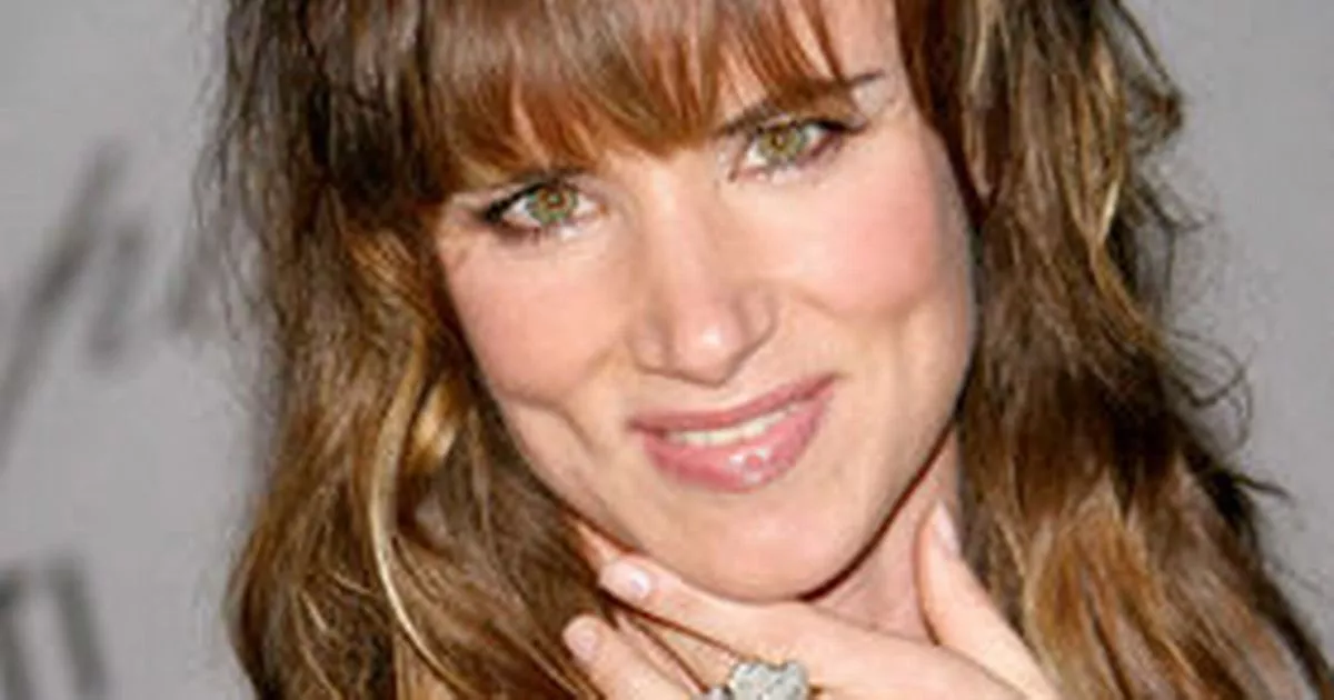 juliette-lewis-stars-in-opus-and-reflects-on-past-relationship-with-brad-pitt-|-on-line