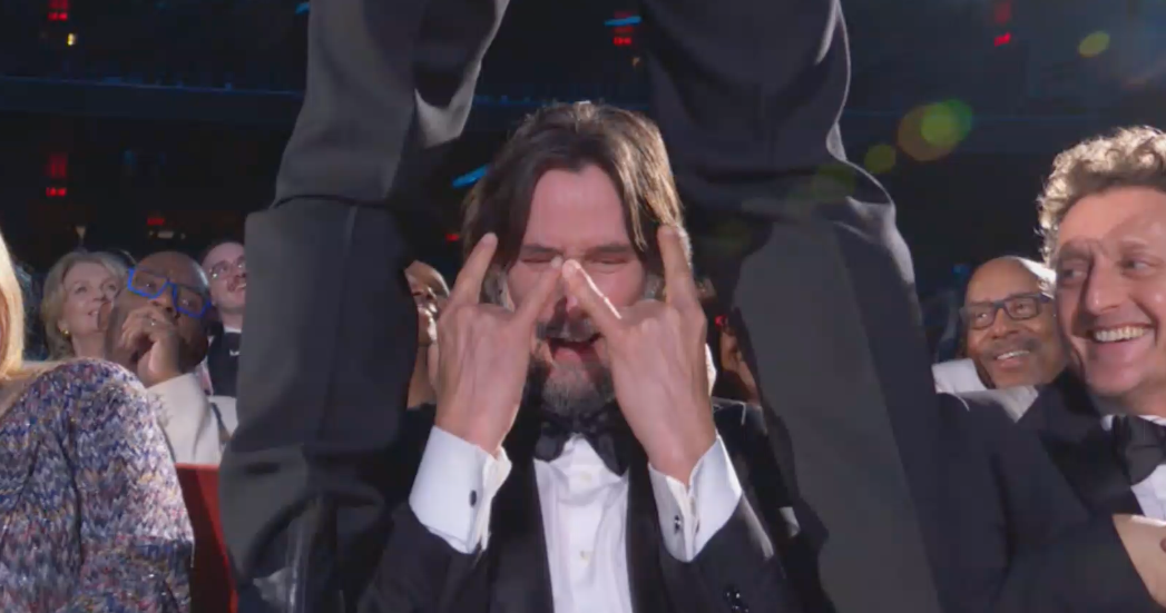 jonathan-groff-straddled-keanu-reeves-on-the-tony-awards