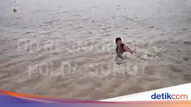 The seconds of the ‘Durian’ methamphetamine courier in the Asahan River when they were ambushed