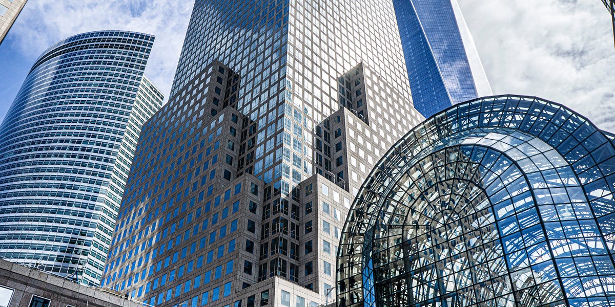 brookfield-lays-off-executives-in-extra-pivot-to-asset-management