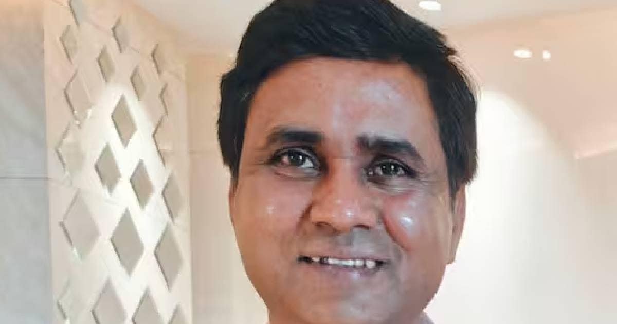 The girl who came out ‘Robbery Bride’, accusing the director of Sanoj Mishra, accused police arrested police