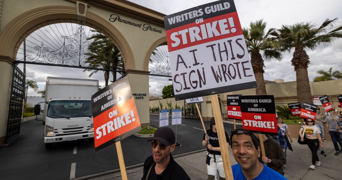 the-hollywood-writers’-strike-and-the-menace-of-ai