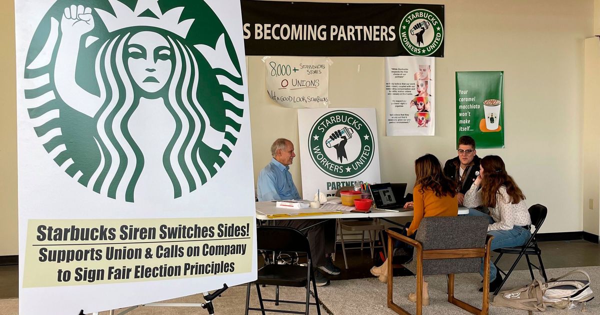 for-the-well-known-time-ever,-a-starbucks-retailer-votes-to-unionize