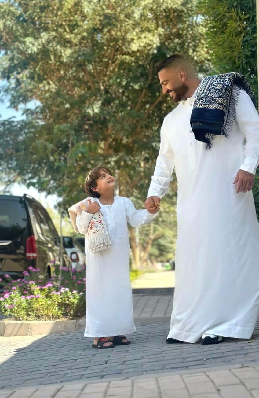 “خضع لعمليتين جراحيتين”.. رسالة توعية من تامر حسني إلى الجمهور بعد الكشف عن طبيعة مرض ابنه “آدم”