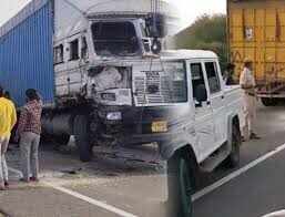 5 people killed, including bride in truck -jeep cast watching video