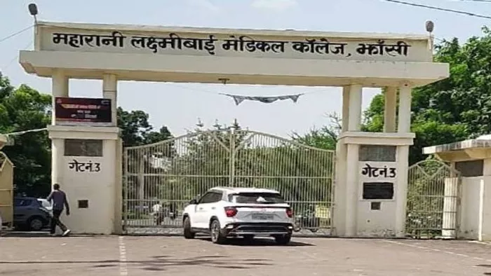 Jhansi Medical College: Before -part delivery of child -born child’s life -medic research life of premature baby is not easy