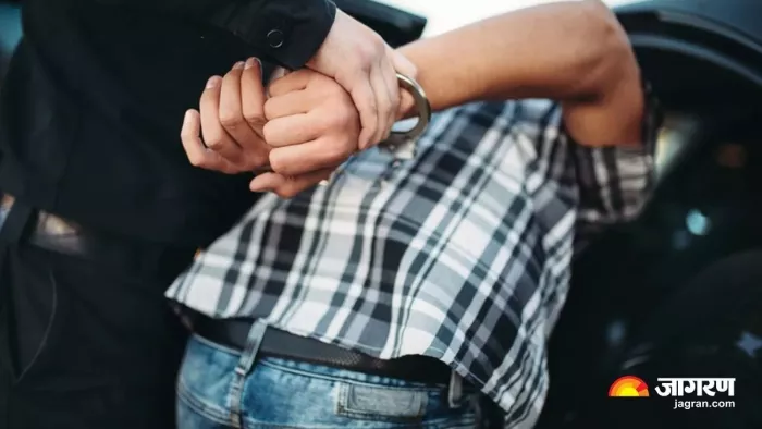 The former chief’s home was decorated with gambling, with police arrested 16; This stuff has recovered – gambling party organized in the home of former Pradhan police have arrested 16 people