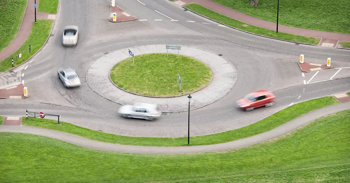 you’re-tackling-roundabouts-snide-–-driving-professional-says-many-make-straightforward-error