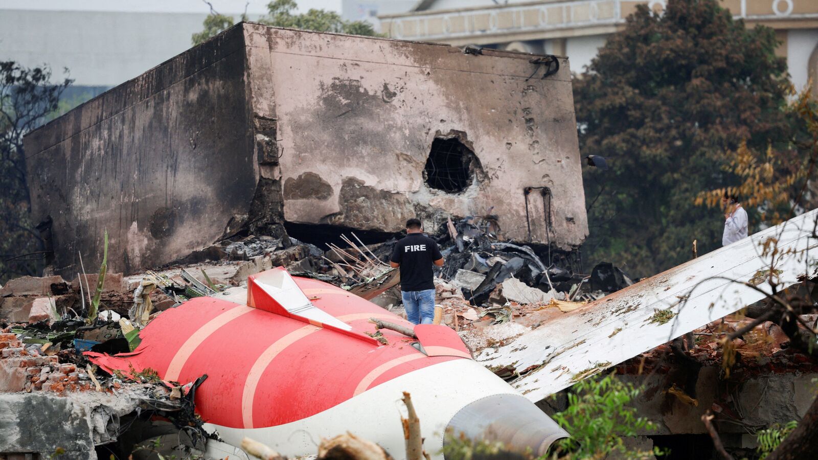 Air India Plane Crash: NIA, other central agencies officials visit Ahmedabad crashing site to help investigate | Today news