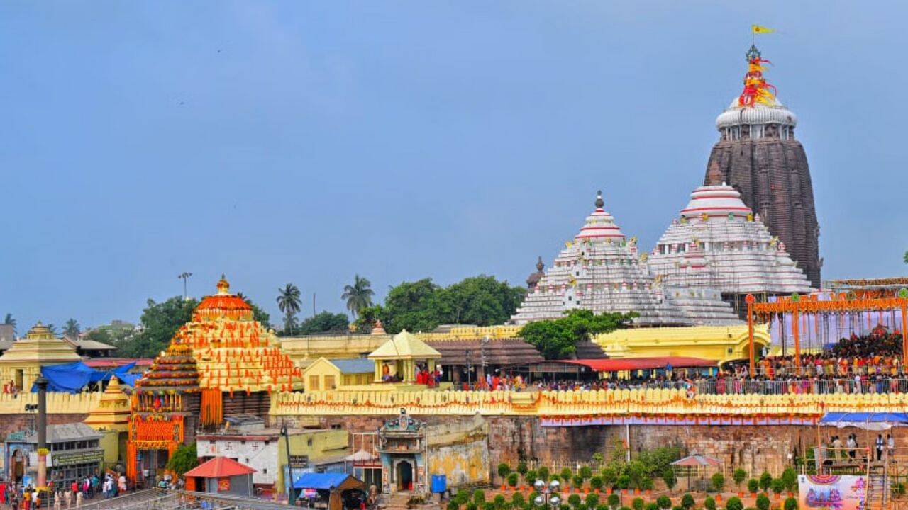 What is the secret behind the absence of unmarried couple in the Jagannath temple, and knows who prevented Radha Ji from going to the temple