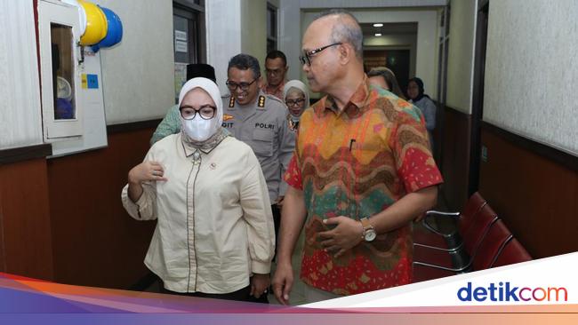 The pathetic state of the boy tortured parents in South Jakarta, weighing 11 kg hole in the chin