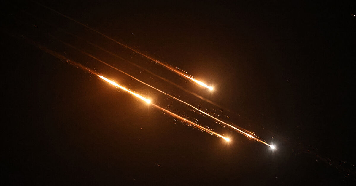 ‘declaration-of-warfare’:-iran-fires-100+-missils-at-israel-after-airstrikes