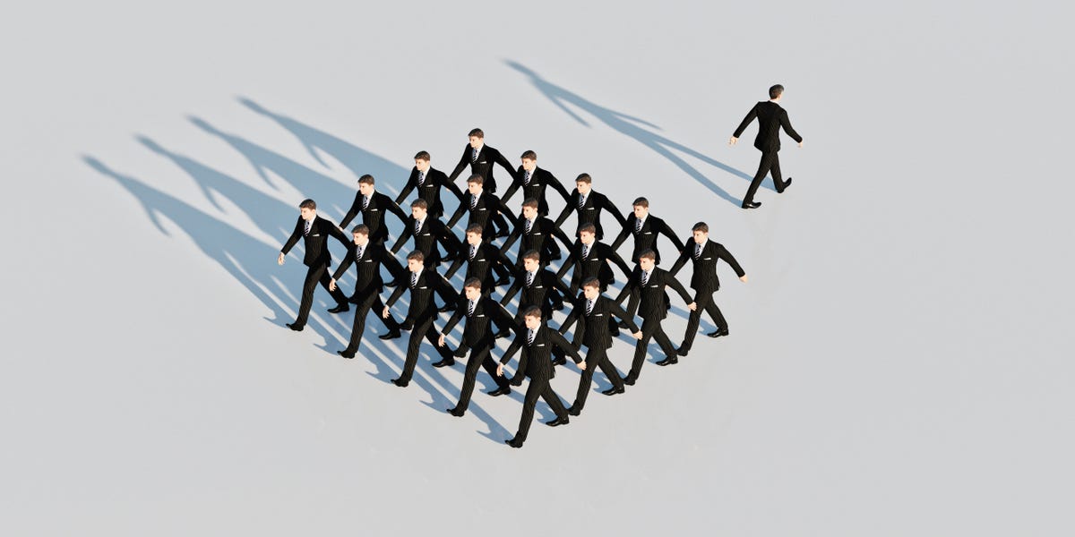 why-smaller-hedge-funds-bringing-portfolio-managers-in-house