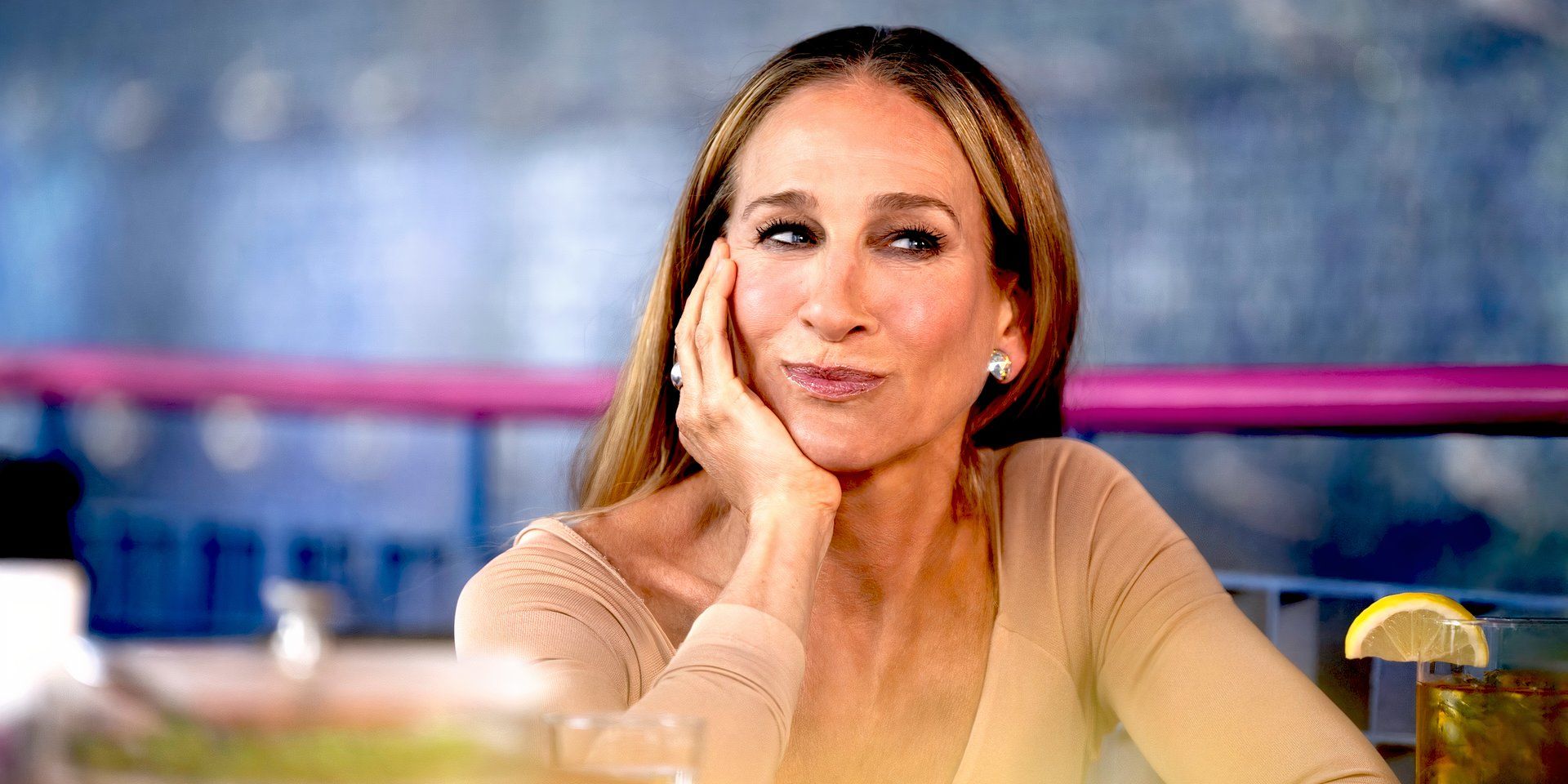 carrie-suffers-the-frustration-of-a-long-distance-relationship-&-i’m-here-for-it