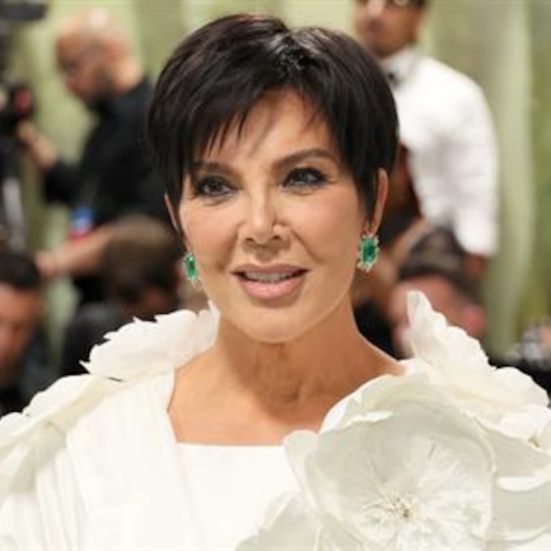 how-kris-jenner-is-tourning-her-face-snatch-into-a-hilarious-industry-opportunity