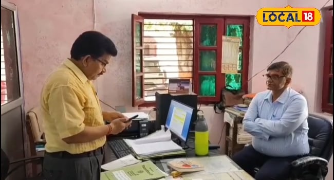 Pilibhit News: When DM was stunned by the flood control room, Helpline Number himself asks for help