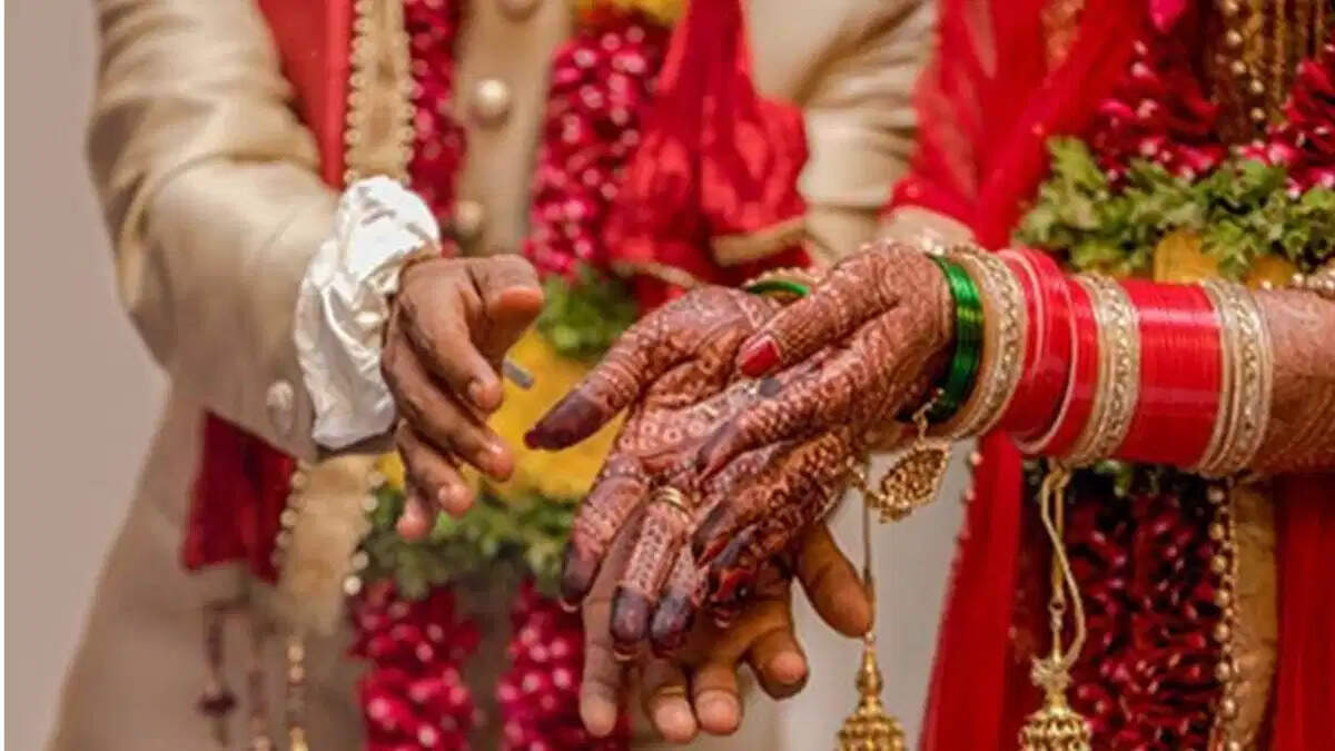 Crazy Man gave a friend to marriage, made such arrangements to save expenses would be surprised to know that