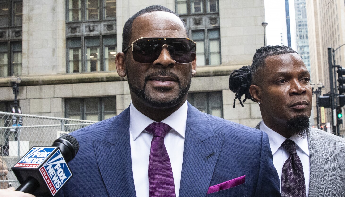 r.-kelly-claims-his-life-is-in-threat,-seeks-support-from-resolve-–-or-trump
