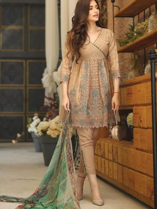Learn the latest fashion trends before shopping