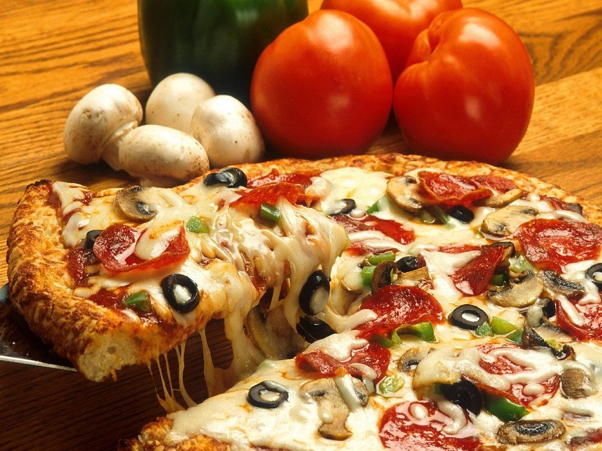 Make the weekend at home, pizza without oven, exactly as the market will taste