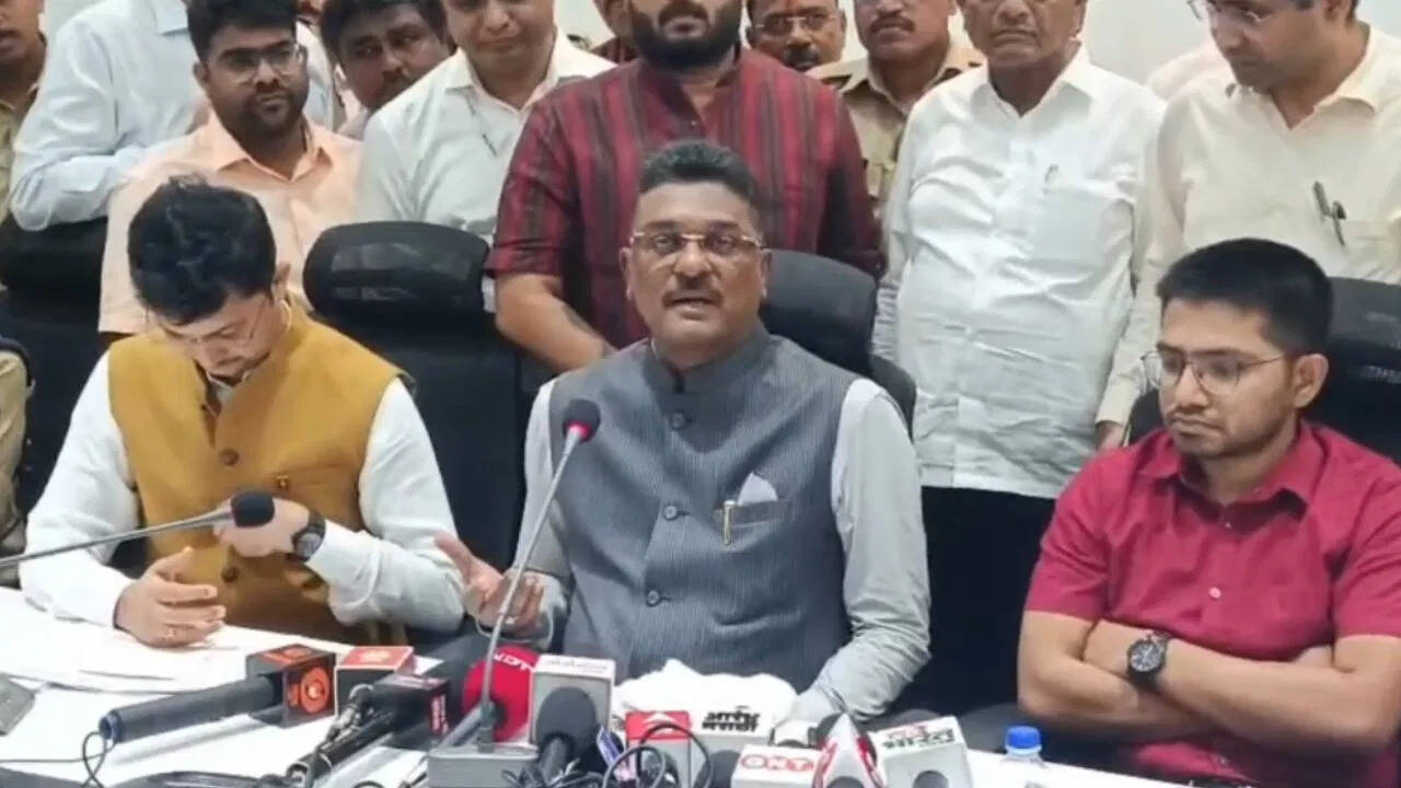“Even when I was a minister, there was a delay in the work in my district …”, Shiv Sena Minister publicly expressed sadness and sadly expressed