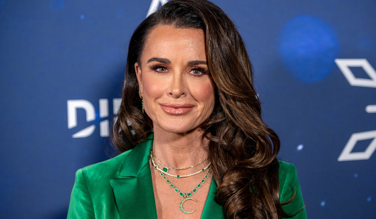 Kyle Richards, 56, is a fan of this ultra-popular sports bra, down to $ 18 – ryan