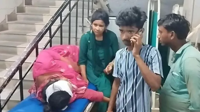 Hajipur News: Heavy collision in truck car at Katra Chowk, 7 injured; Wear Chaos – Hajipur Road Crime 7 injured in truck collision near Katra Chowk