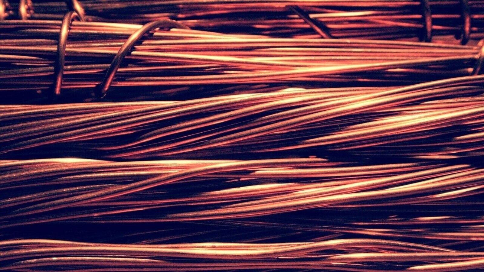 LME COPPER PRICE Today: London Copper Trades Lower as Israel-Iran conflict, strong dollar-weighing; MCX Copper Price is rising | Einsmark news