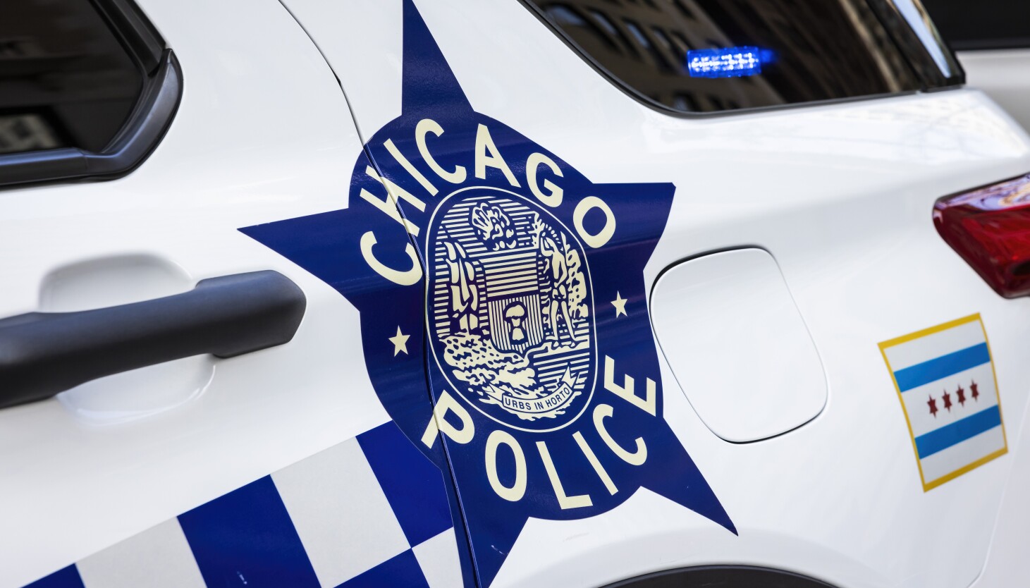 4-robbed-in-30-minutes-in-lake-watch,-lincoln-park