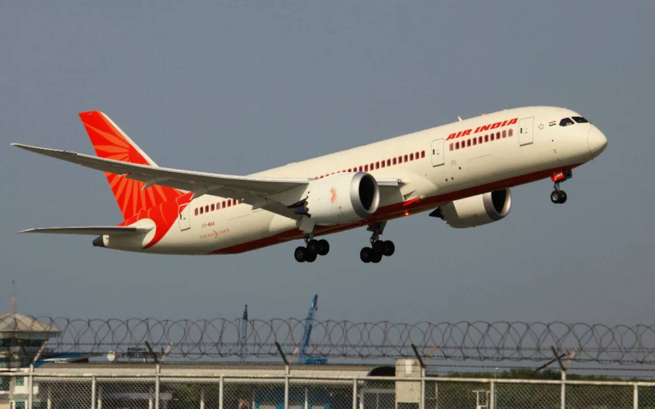 Luwens flew to Darbhanga Airport before the festive season, the burden on the pockets of passengers