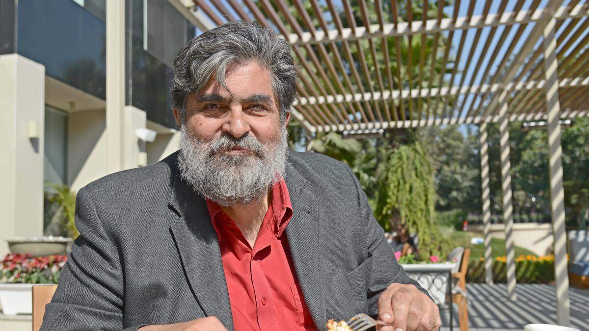 Tribute by Valmik Thapar and Golden Light, publisher David Davider