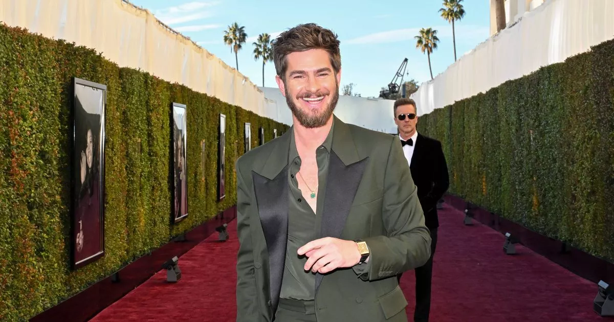 amazon-top-to-remove-‘in-reality-one-of-the-finest-motion-photos-of-2010’-starring-andrew-garfield