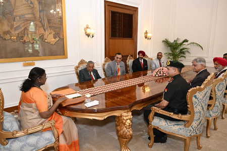 Army Head -General Upendra Dwivedi Meet President with former Army Heads