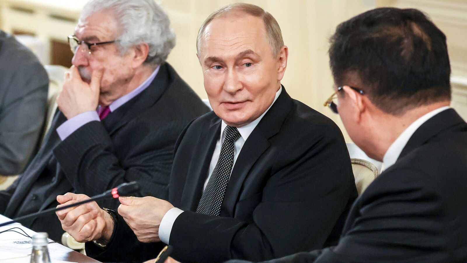 Russia-Ukraine War: “We don’t care who is negotiating,” Putin says ready to meet Zelensky only during … | Today news
