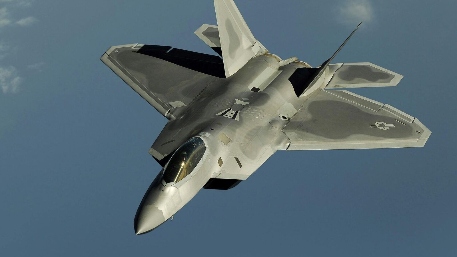 The J-10 fighter manufacturer Avic Chengdu share price has collapsed 5% after Asim Munir-Donald Trump meeting | Einsmark news