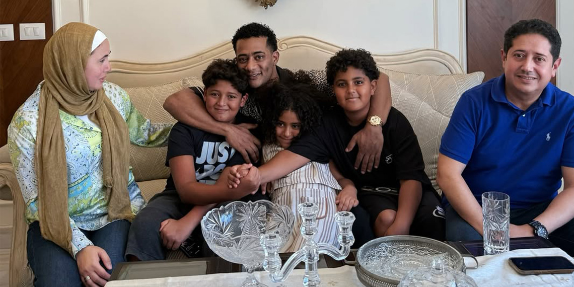 محمد-رمضان-يعلن-الصلح-مع-عائلة-الطفل-الذي-تشاجر-مع-ابنه-–-musicnation