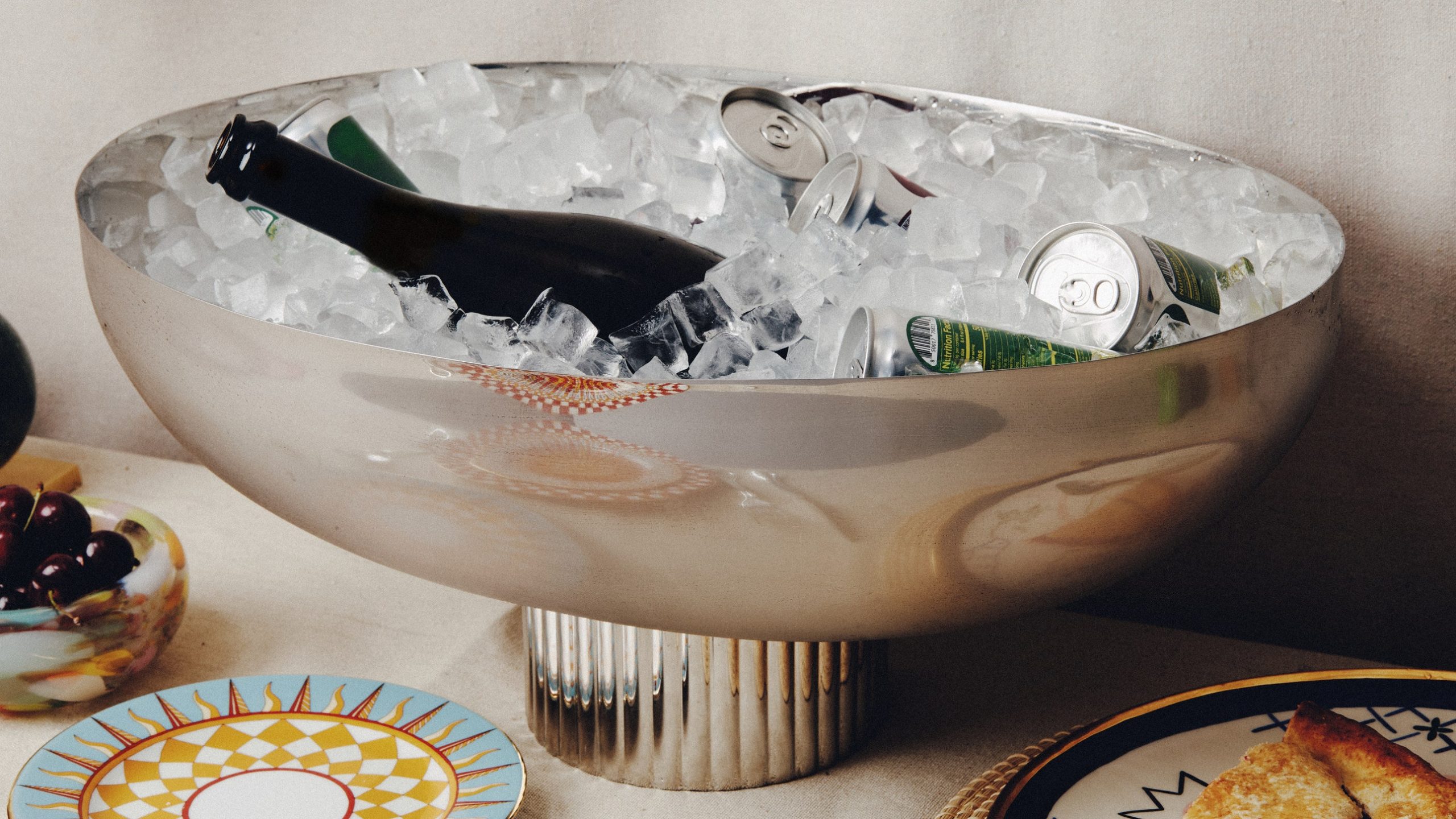 8-classy-ice-buckets-and-beverage-tubs-for-chilling-drinks-(2025)