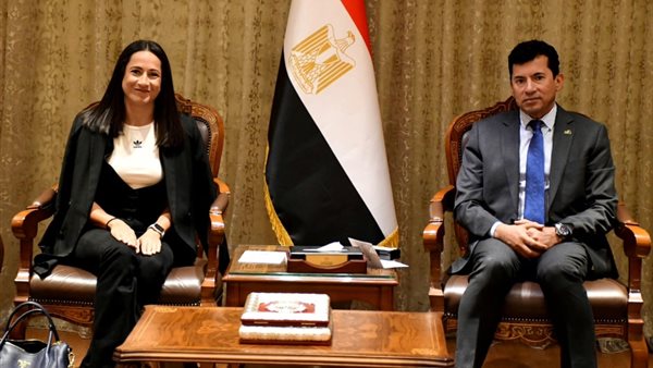 وزير-الشباب-والرياضة-يبحث-مع-مسؤولي-شركة-“أديداس”-سبل-التعاون-المشترك