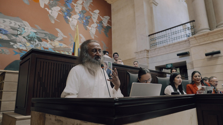 ‘Dream of Violence Free and Peaceful World’, Gurudev Sri Ravi Shankar spoke in the Colombia Parliament