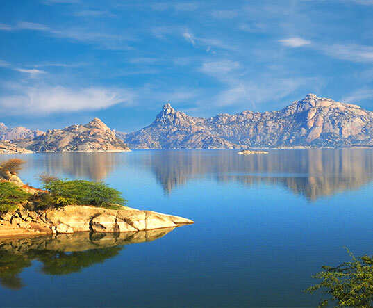 Heaven for Nature Lovers and Wildlife Lovers is Jawai Dam, which is special to see here in this viral documentary
