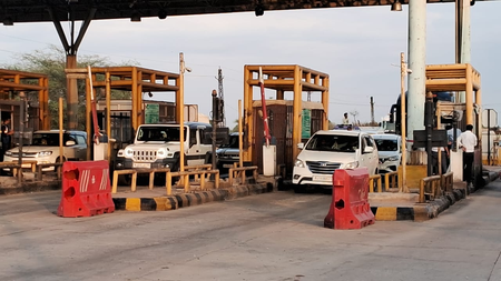 Vehicle drivers expressed happiness on Nitin Gadkari’s annual Toll Pass decision