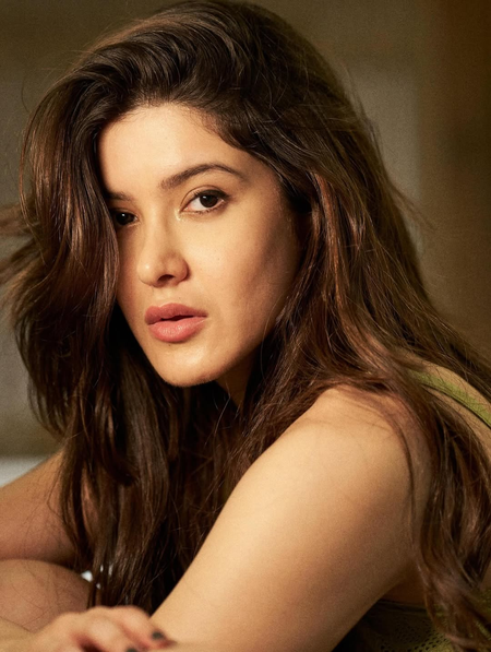 Shanaya shared BTS video, a look at ‘Eyes of the Eyes’ with Vikrant
