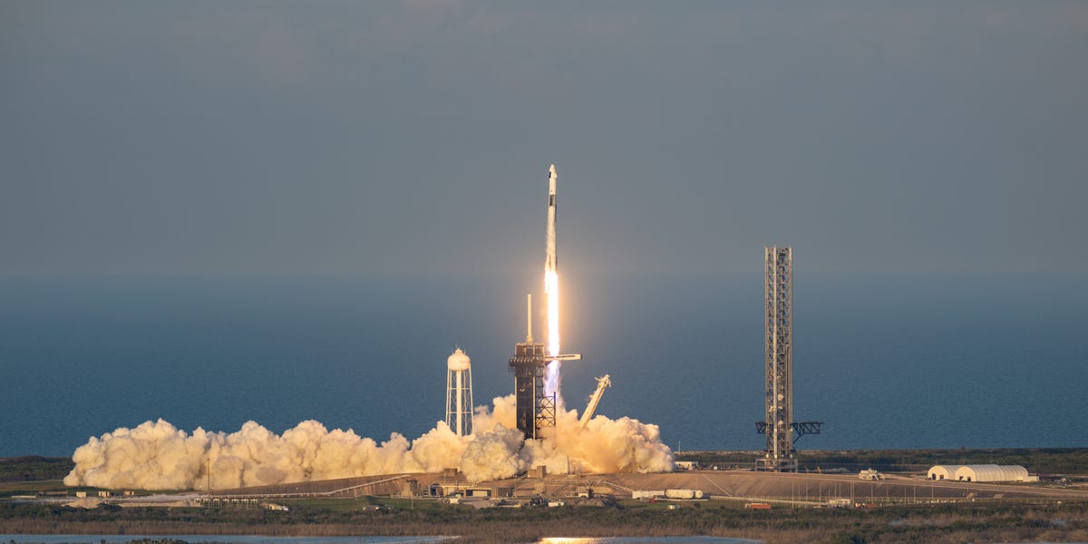 musk-says-spacex-to-decommission-dragon-spacecraft-after-trump-menace